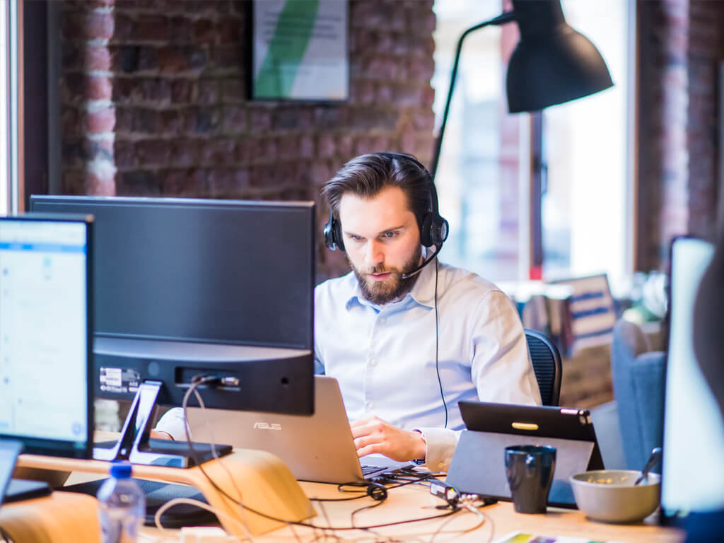 Empfohlener Blogartikel: UX/UI Design Ausbildung – Praxisaufgaben und Case-Analysen