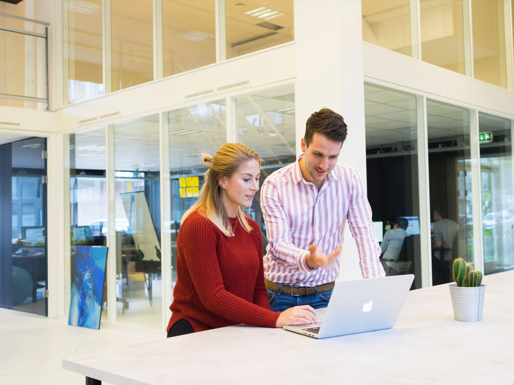 Illustration zu UX/UI Design Ausbildung: Case-Analyse mit Hypothesen, Benchmarks und Learnings
