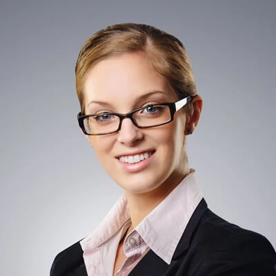 Porträtfoto einer Teilnehmenden der UX/UI Design Ausbildung